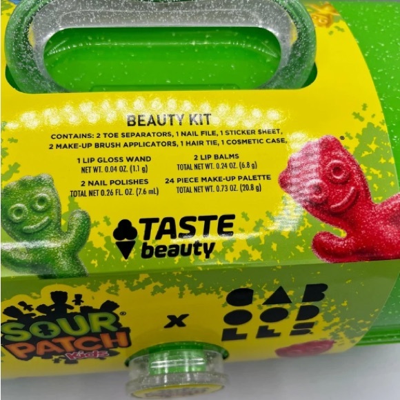 🍬💋Caboodles x Taste Beauty x Sour Patch Kids Cosmetic Case - Picture 8 of 8